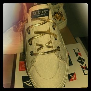 Sperry NEW size 7 Gold